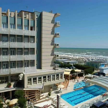Majestic Hotel 3*